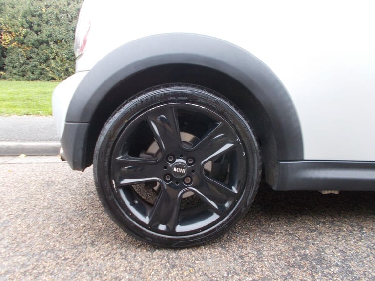 2011 MINI Hatch 1.6 Cooper Soho Euro 5 (s/s) 3dr HATCHBACK Petrol Manual
