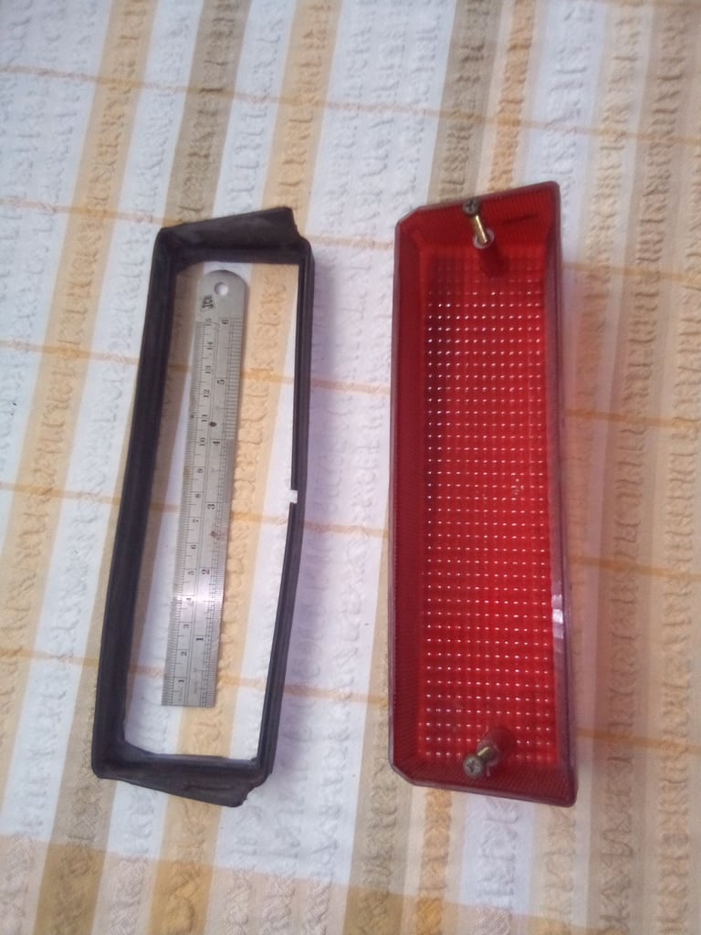 Kawasakii Red Rear light unit / lens GPZ900(?)