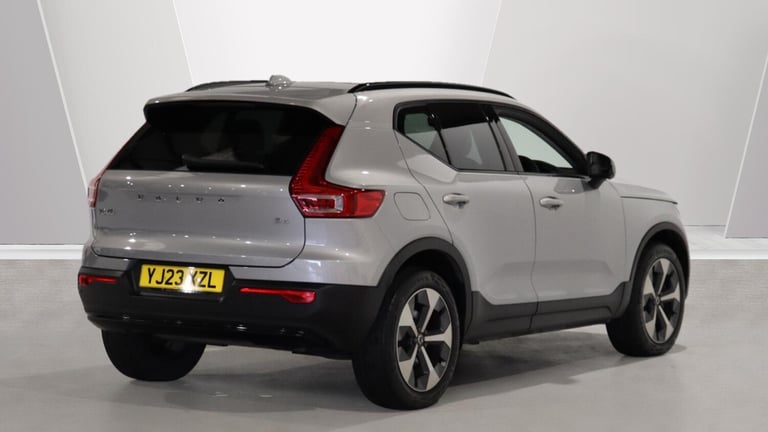  Volvo XC40 B4 (P) Ultimate Dark (360 Camera, Sunroof, BLIS) Petrol/Electric Hybrid Automatic