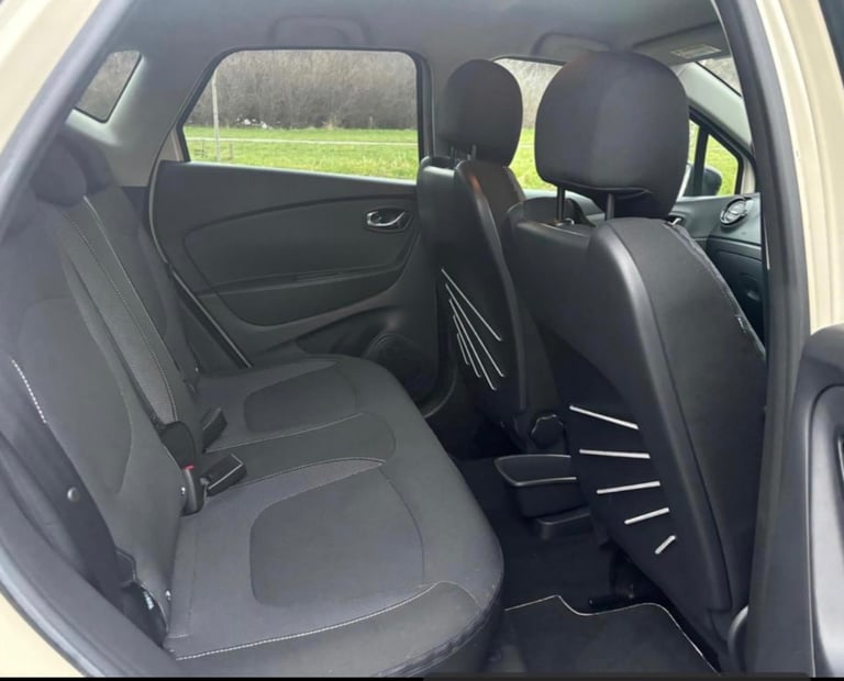 Renault, CAPTUR, Hatchback, 2015, Manual, 898 (cc), 5 doors