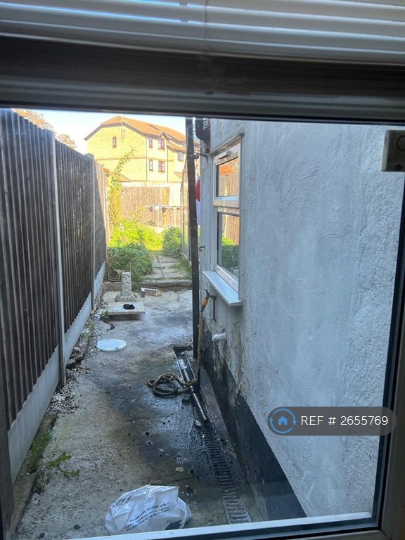 3 bedroom house in Wennington Road, Rainham, RM13 (3 bed) (#2655769)
