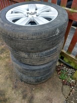 Alloy wheels with tyres 