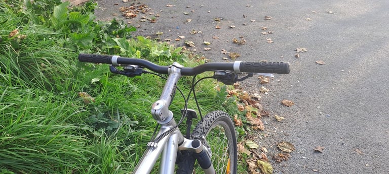 Scott aluminium frame bike 