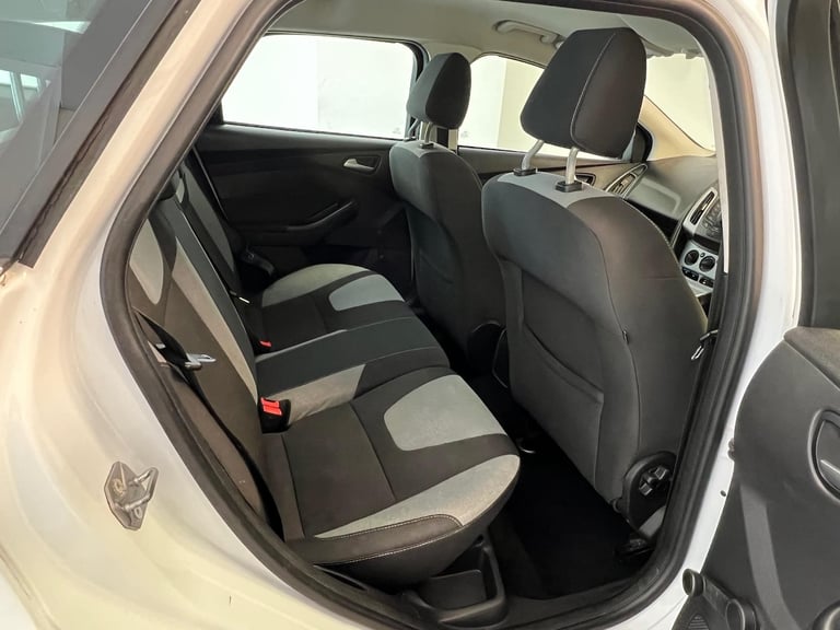 2012 Ford Focus 1.0T EcoBoost Zetec Euro 5 (s/s) 5dr ESTATE Petrol Manual