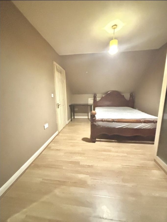 DOUBLE ROOM IN SEVEN KINGS IG3 
