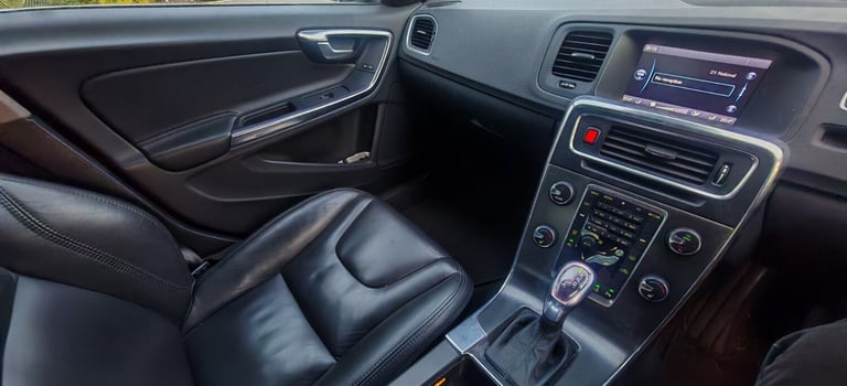 2012 Volvo S60 D5 [215] SE Lux Nav 4dr Geartronic SALOON Diesel Automatic