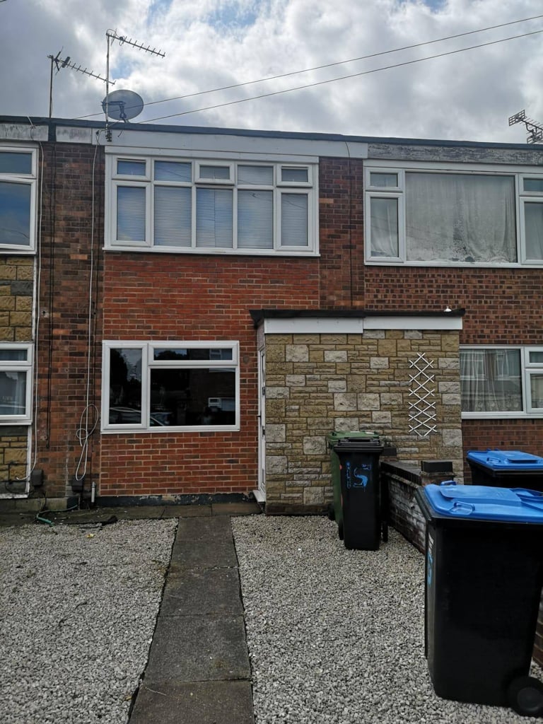 2 bed house LE5 2. £995 PCM