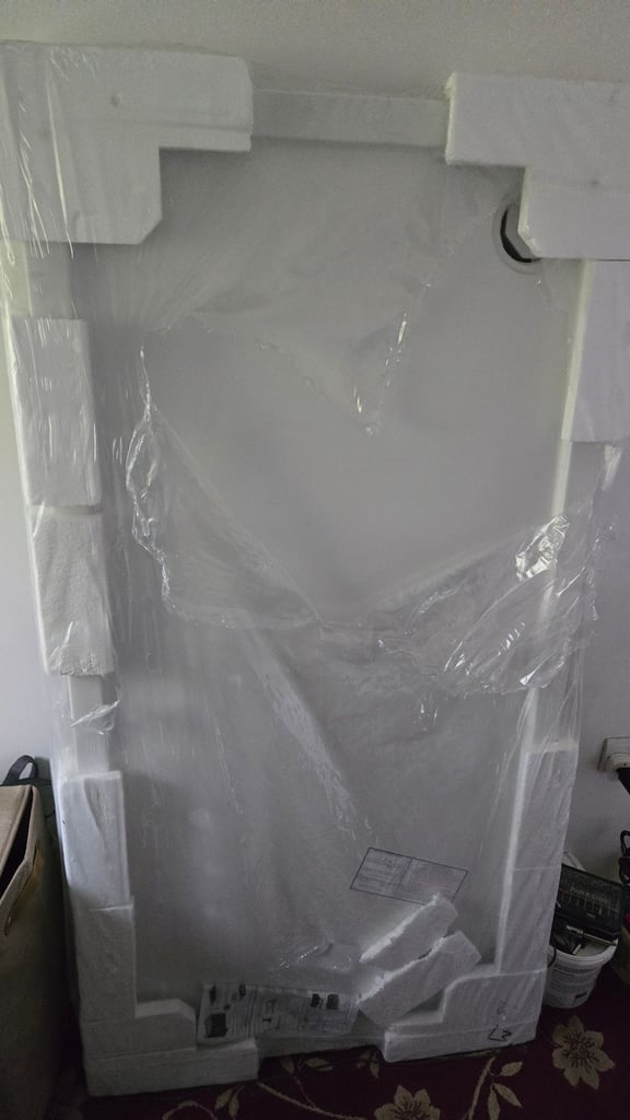 Brand new shower tray 1600x800