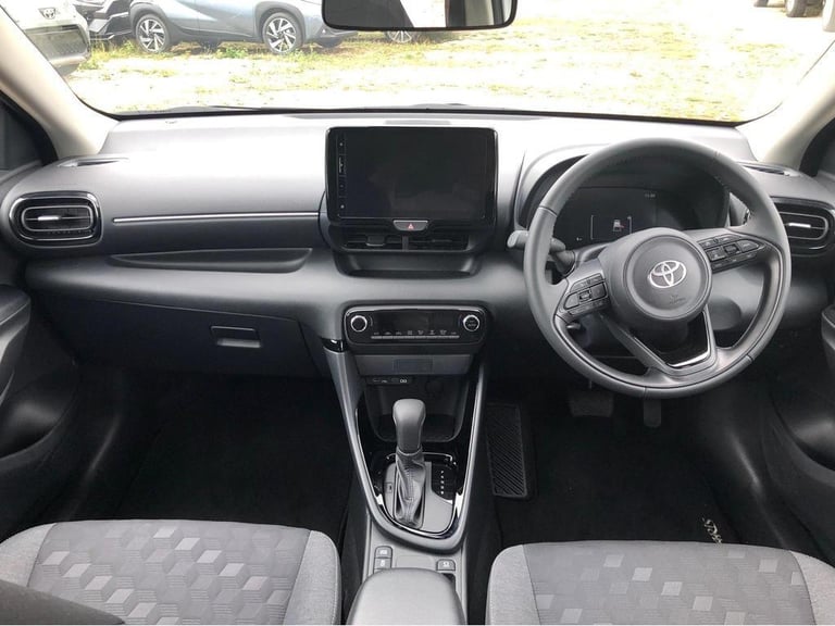 2025 Toyota Yaris 1.5 Hybrid Design 5dr CVT Hatchback Hybrid Automatic
