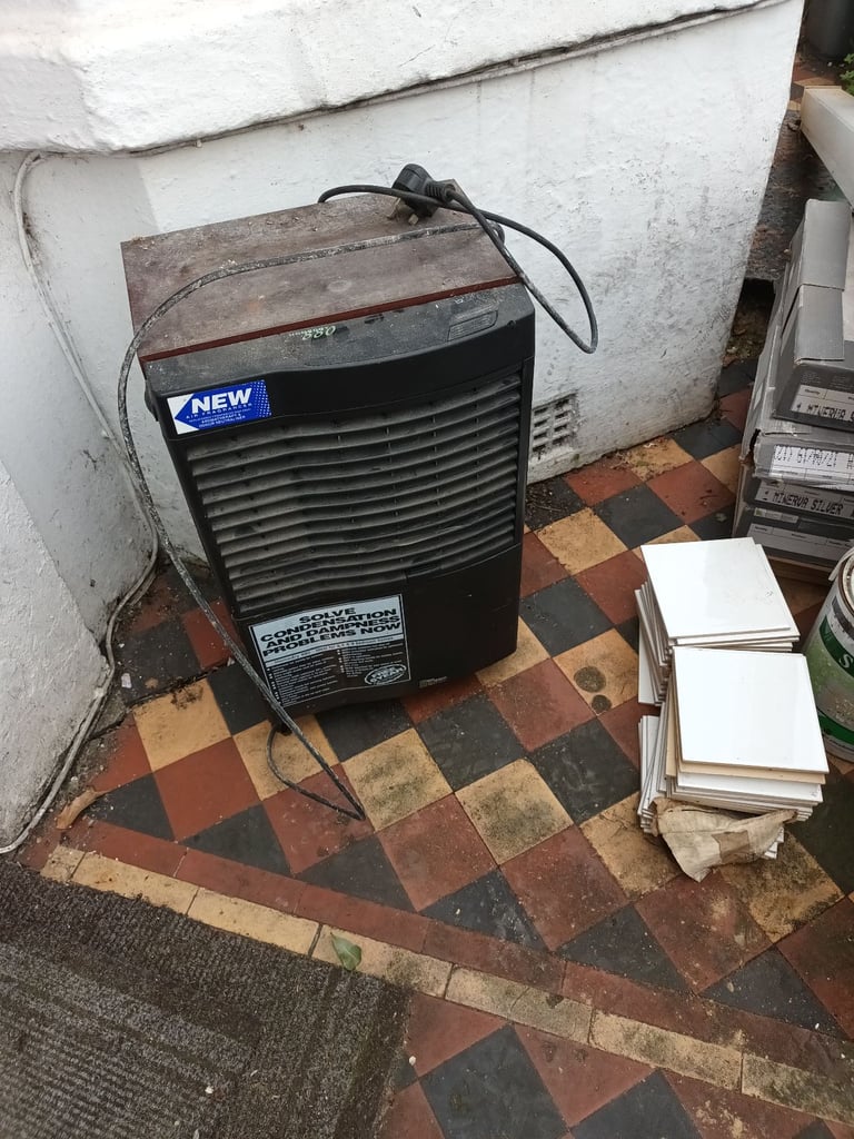 Random items in forecourt Powerscourt Road help yourself