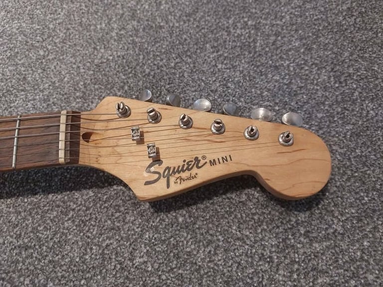 Black Fender Squier Stratocaster Mini in excellent condition