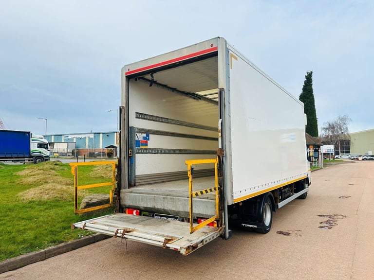 2017 (67) MITSUBISHI FUSO CANTER 7C18 7.5 TON BOX, COLUMN TAIL LIFT