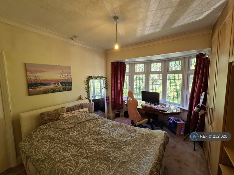 3 bedroom house in Torrington Road, Manchester, M27 (3 bed) (#2321326)