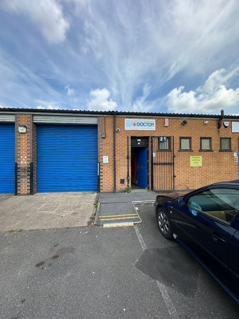Small secure unit with parking, 750SQF WITH car park in a great location NG7 2AB 