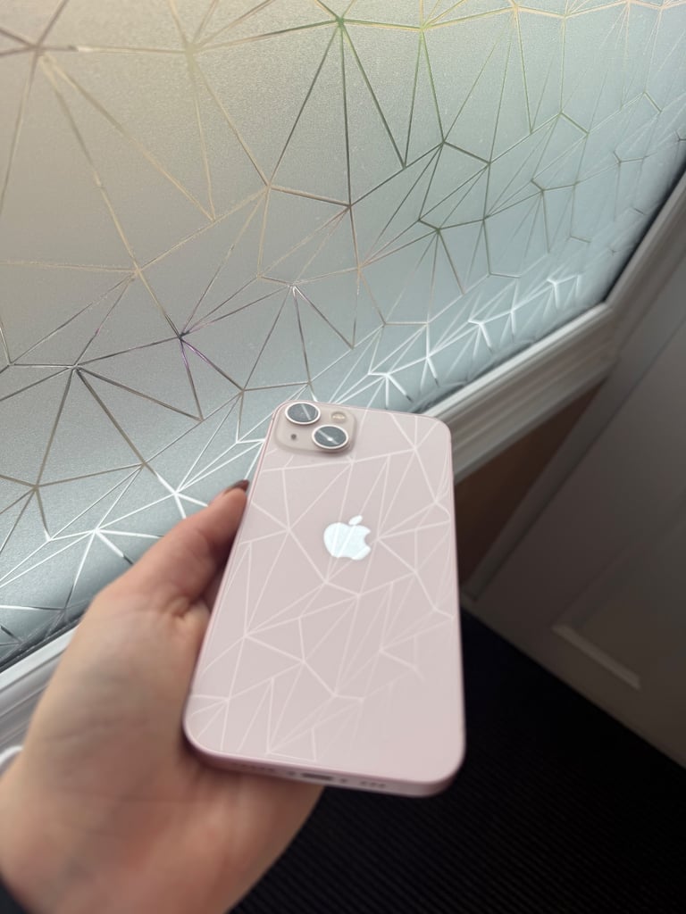 iPhone 13 pink