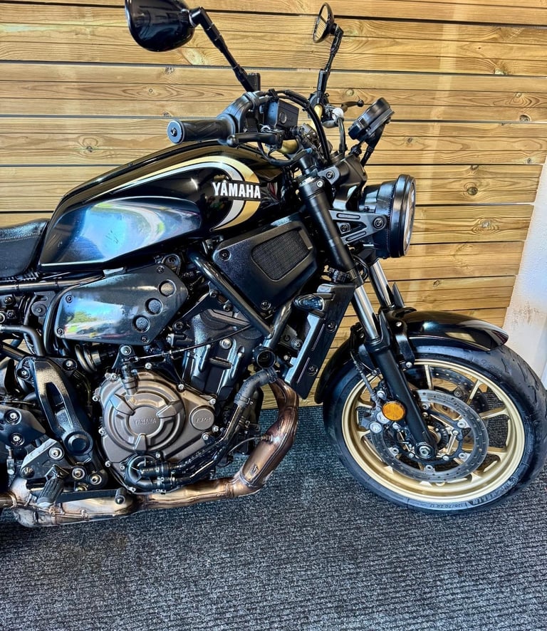 Yamaha XSR 700 / 2022 (72) model / just 7472 miles.