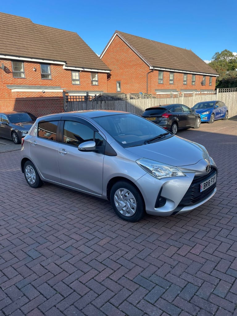 Toyota Yaris/Vitz 1.0 Petrol Automatic 25,000 Mileage, 5 Door hatch 