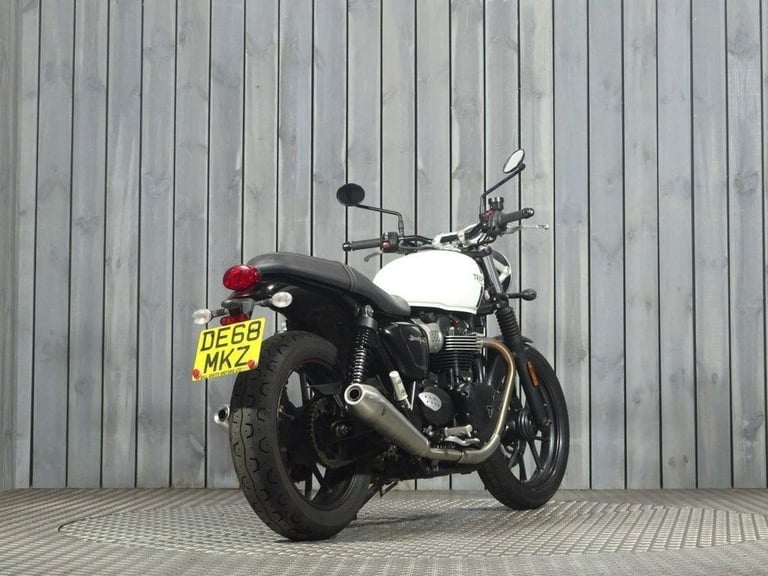 2018 68 TRIUMPH STREET TWIN 900