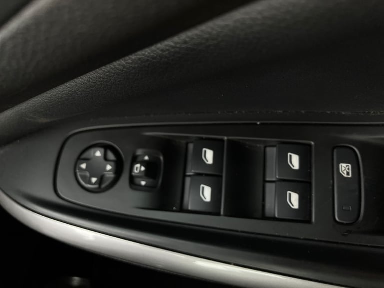 2023 Vauxhall Grandland 1.2 Turbo GS 5dr Auto Hatchback PETROL Automatic