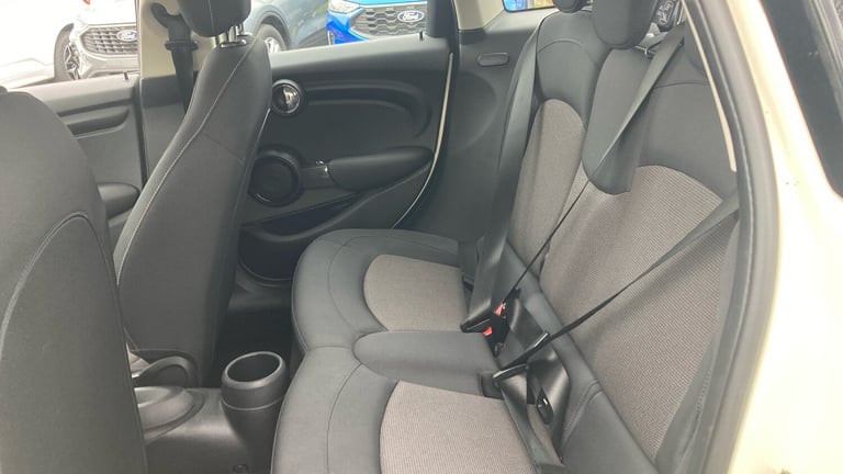 2016 MINI Hatch 1.5 Cooper 5dr Petrol Hatchback Hatchback Petrol Manual