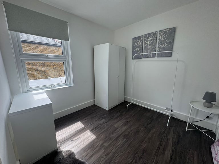 🏡 Modern Studio Flat – Bright & Spacious – Mitcham