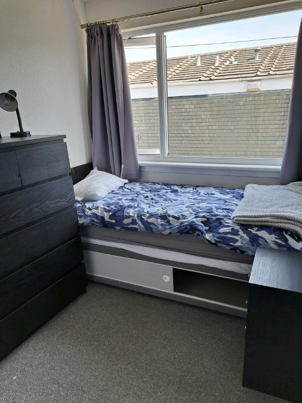 Room in Stockwood available immediately 