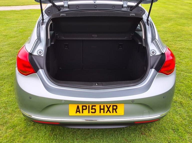 2015 Vauxhall Astra 1.4i 16V Design 5dr HATCHBACK Petrol Manual