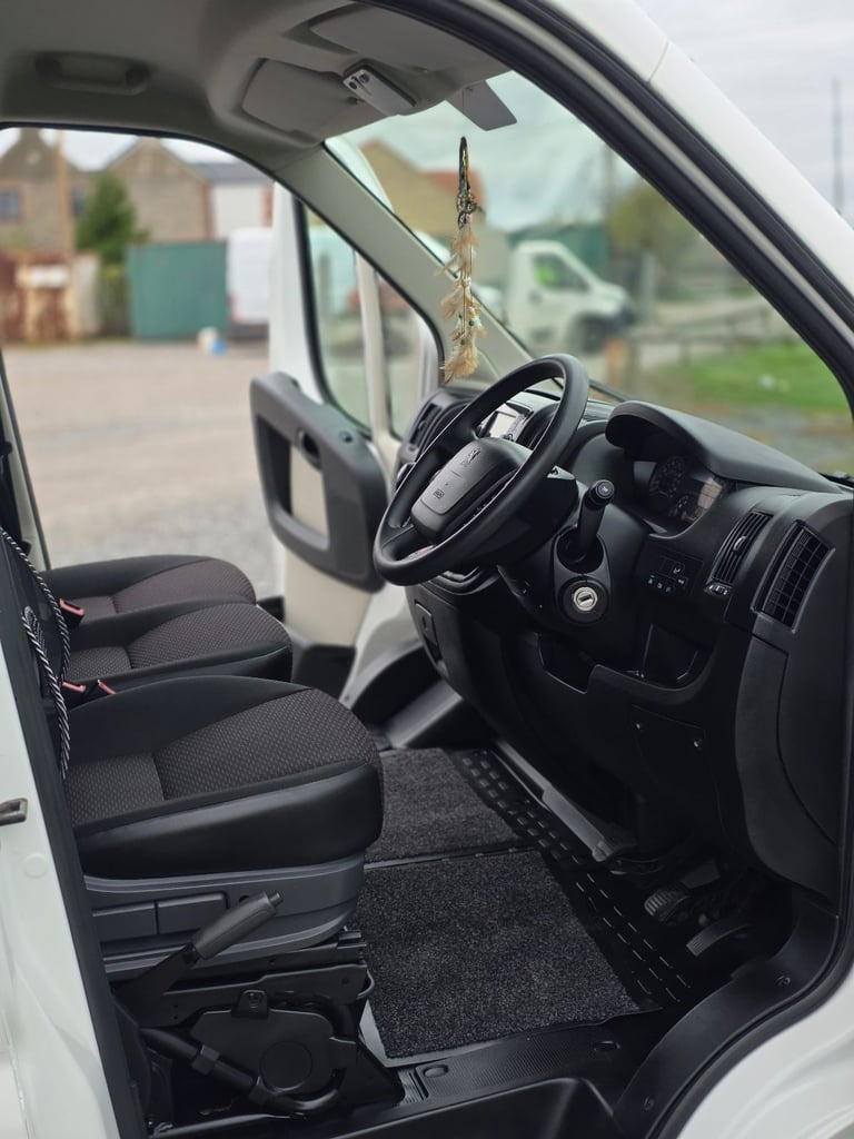 Peugeot Boxer Campervan L3H2