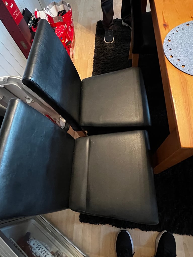 Dining table with 6 faux leather chairs