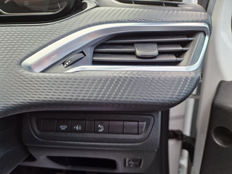 2018 Peugeot 2008 1.6 BlueHDi Allure Euro 6 (s/s) 5dr HATCHBACK Diesel Manual