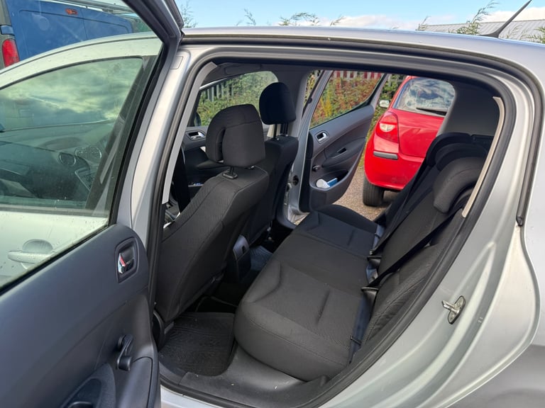 Peugeot, 308, Hatchback, 2008, Manual, 1598 (cc),5 doors - Image 5