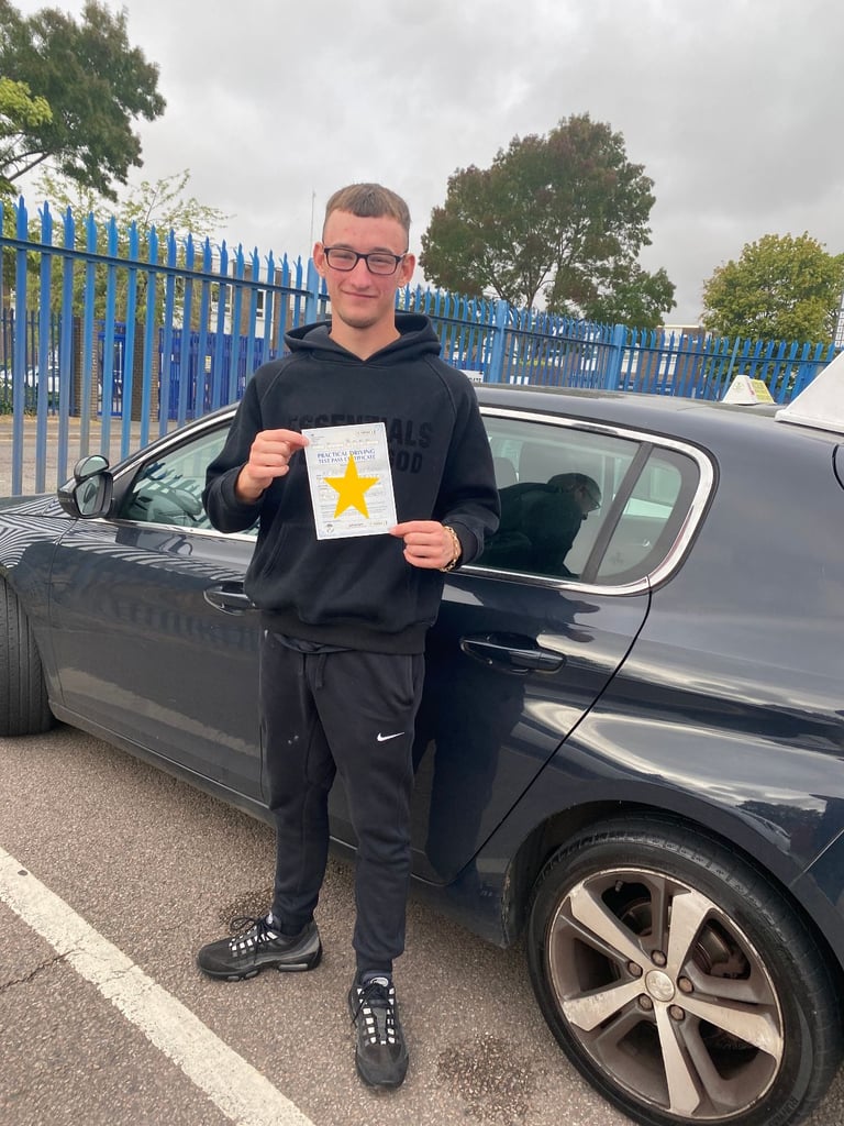 DVSA Approved Driving Instructors **Driving Lessons** for (AUTOMATIC & MANCARS)