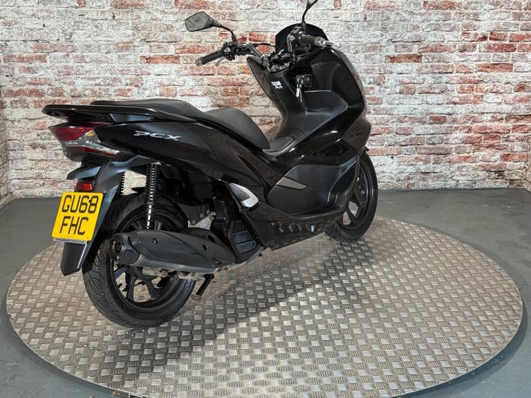 HONDA PCX125 - 2018 Petrol Automatic in Black