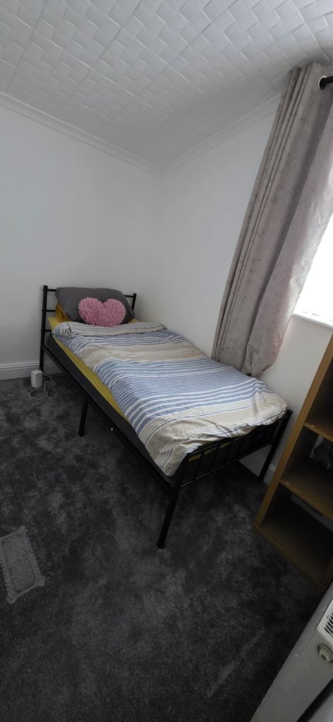 Single Room – Prefer Muslim Female – £500 pm (All Bills Included)