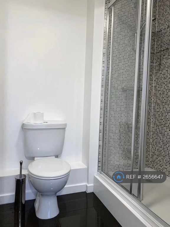2 bedroom flat in Jacob House, Portsmouth, PO1 (2 bed) (#2656647)