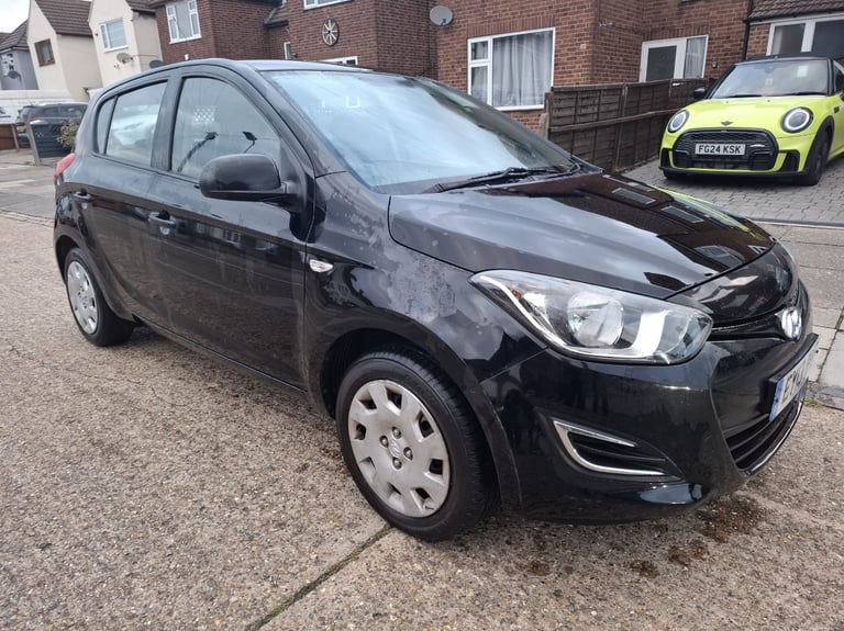 image for Hyundai i20 breaking for spares
