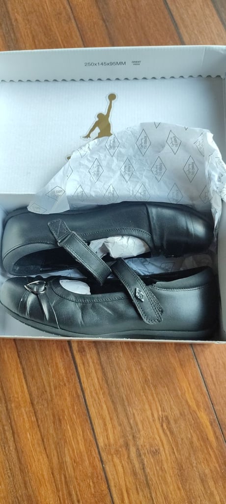 Girls School shoes Lee Cooper 