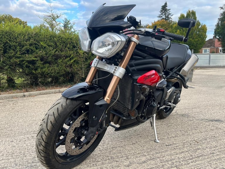 2013 13 TRIUMPH SPEED TRIPLE 1050 R BLACK NEW MOT HISTORY 12k MILES NAKED