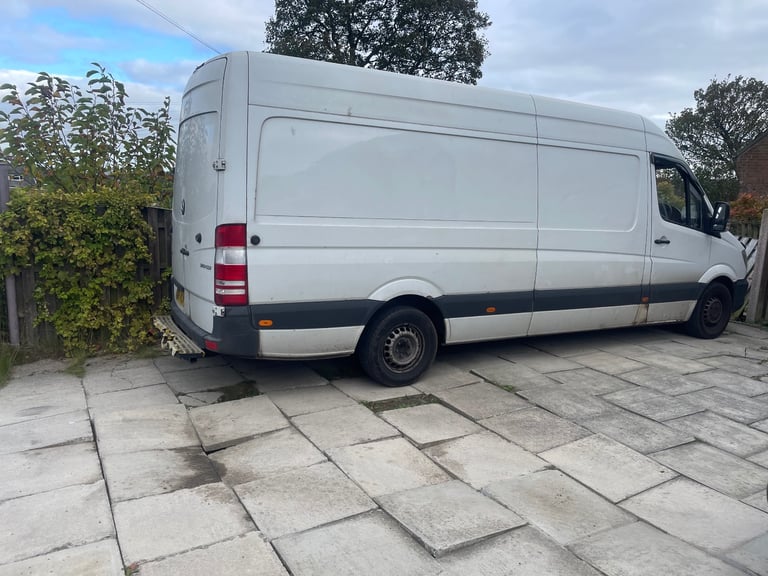 image for MAN & VAN LONGWHEEL BASE 