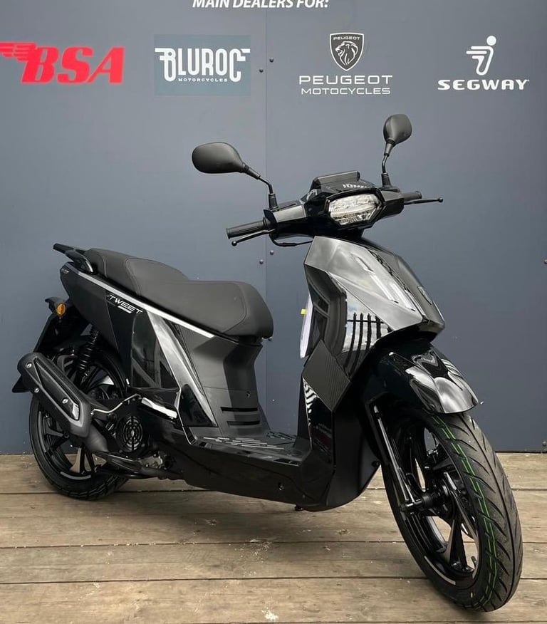 image for Peugeot Tweet 125 Automatic Twist and Go Scooter PCX125 NMAX