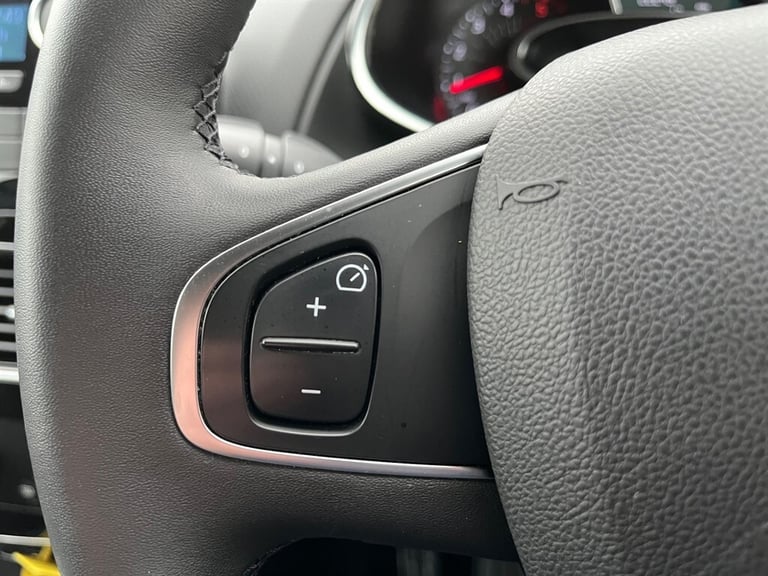 2018 Renault Clio PLAY DCI Hatchback Diesel Automatic
