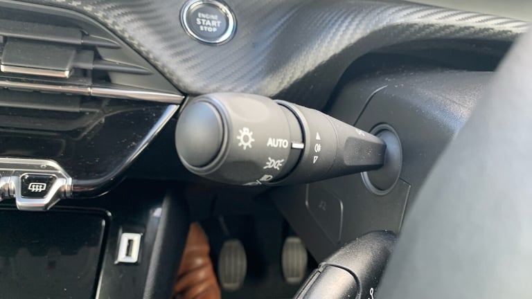 2022 Peugeot 2008 1.5 BlueHDi Allure Premium SUV 5dr Diesel Manual Euro 6 (s/s) (110 ps) SUV Dies...