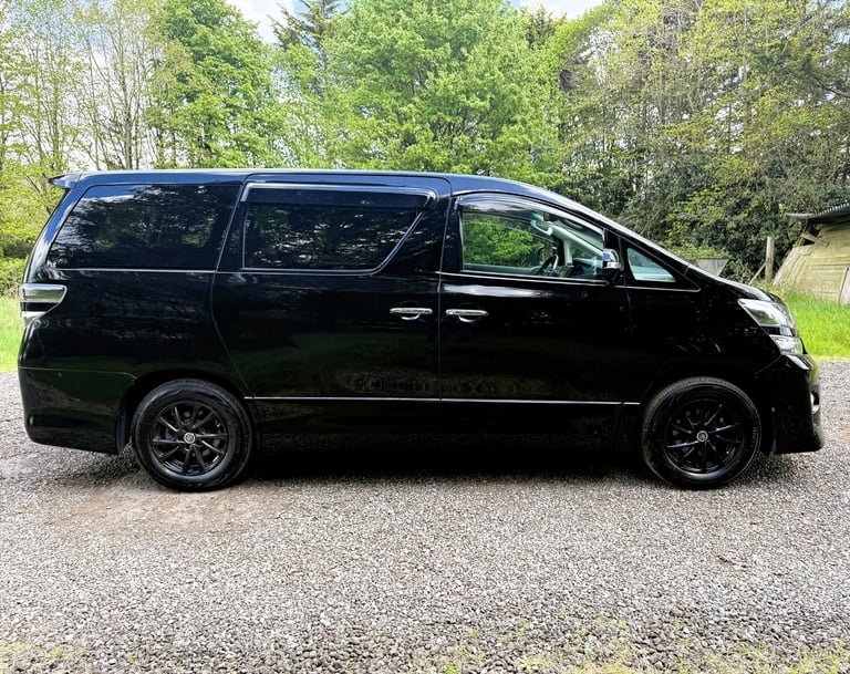 FRESH IMPORT 2014 TOYOTA VELLFIRE 2.4 PETROL/ELECTRIC HYBRID ULEZ COMPLIANT