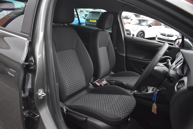 2018 Vauxhall Astra 1.6 CDTi ecoFLEX Design Sports Tourer 5dr Diesel Manual Euro 6 (s/s) (110 p E...