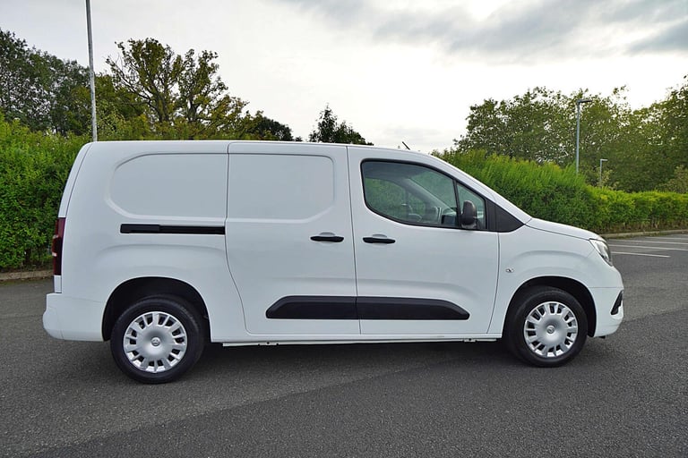 2022 Vauxhall Combo 1.5 Combo 2300 Sportive L2 LWB + 3 Seater + Twin Slider + Top Spec Van Panel ...