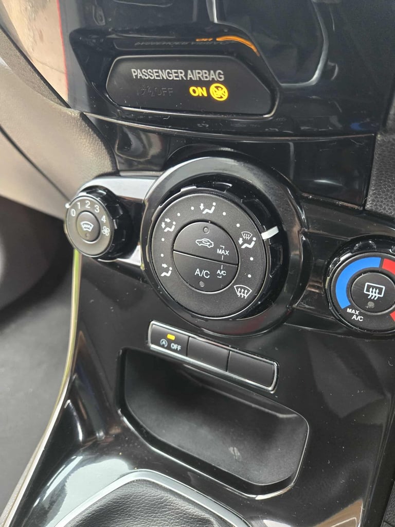 Ford, FIESTA, Hatchback, 2014, Manual, 998 (cc), 3 doors