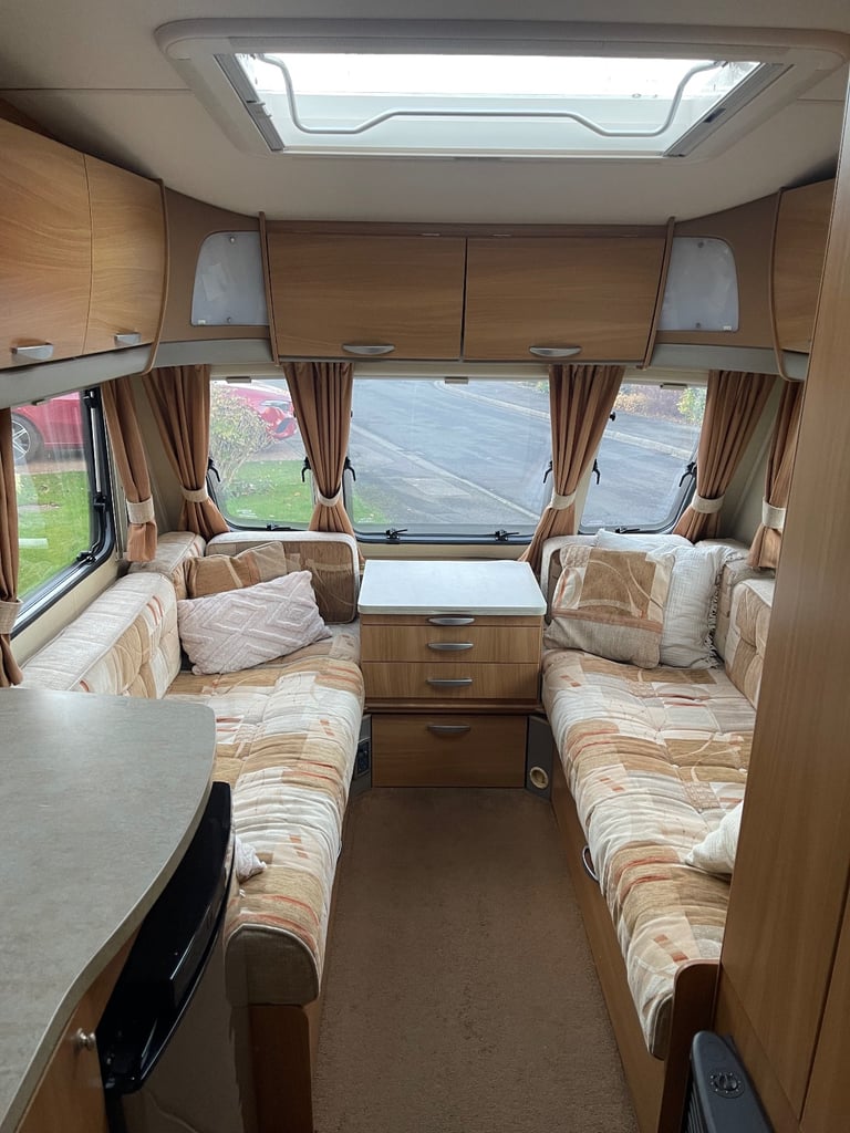 Swift charisma 565 6 berth caravan