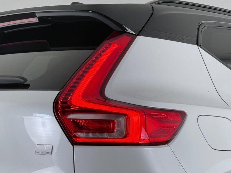 2021 Volvo XC40 1.5h T5 Twin Engine Recharge 10.7kWh R-Design Auto Euro 6 (s/s) 5dr ESTATE PETROL...