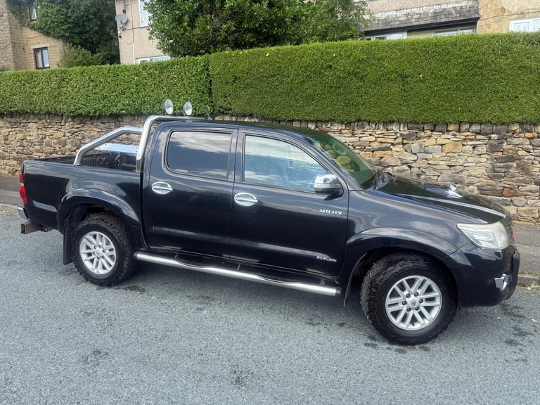 image for 2013 TOYOTA HILUX INVINCIBLE DOUBLE CAB D/C 3.0 D4-D AUTO 4X4 BLACK