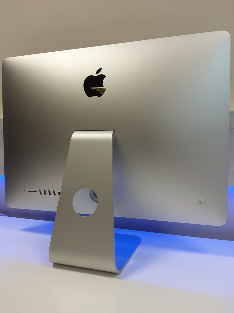 **APPLE IMAC 21.5" 4K - macOS SEQUOIA - 3.1 GHZ I5 - 1TB SSD - 8GB RAM - 2015**